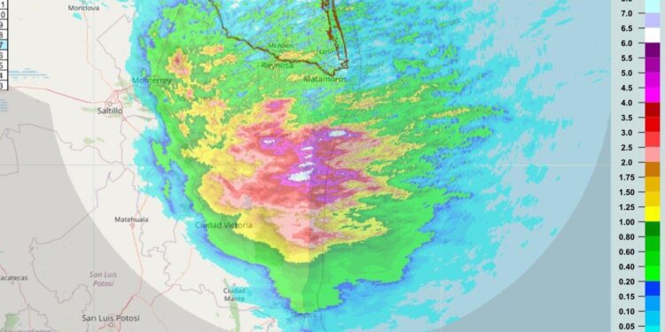 Protección Civil Tamaulipas emite aviso por presencia y continuidad de lluvias en la entidad