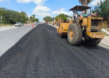 Repara Municipio 1,850 m2 más de carpeta asfáltica