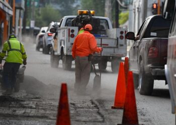 Intensifican bacheo en zona centro de Victoria