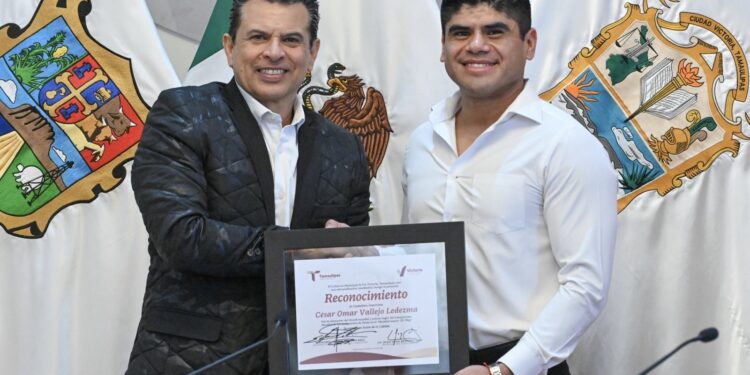 Entrega Cabildo reconocimiento a destacado deportista Victorense