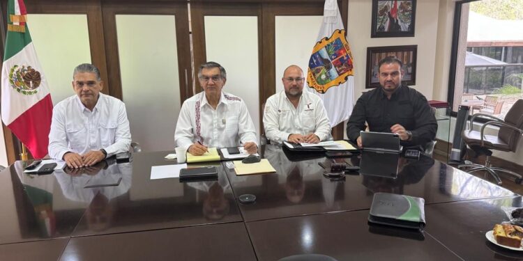 Coordina el gobernador acciones para mantener el orden en el estado