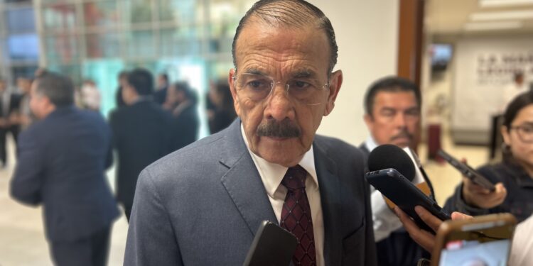 Choferes de aplicación han cumplido con la solicitud de tramitar su tarjetón: Armando Núñez Montelongo
