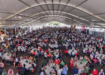 Festejan más de 2 mil 500 asistentes a Lalo Gattás por su cumpleaños